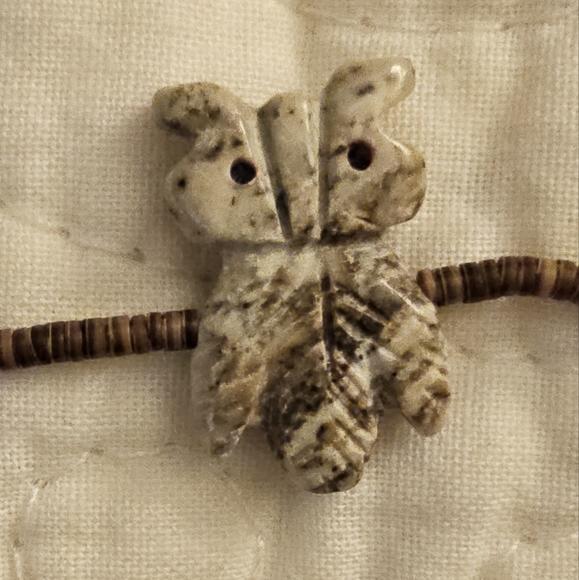 1980s Hand Carved Navajo Fetish Necklace by Navajo Artist Ron Upshaw - Picture 7 of 11